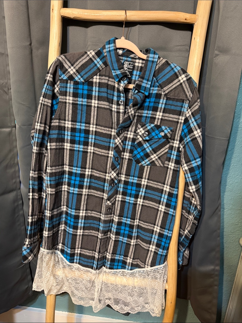 Billabong Blue and Black Plaid Button-Up Shirt